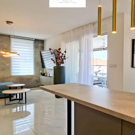 Gemini Apartments Krk - Modern, Ruhig Gelegen Und Doch Zentral 公寓