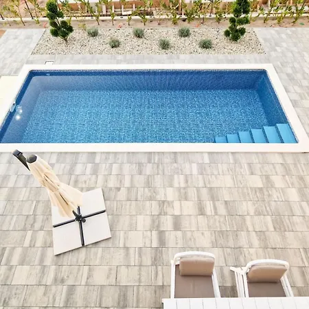 Gemini Krk Apartment Malinska